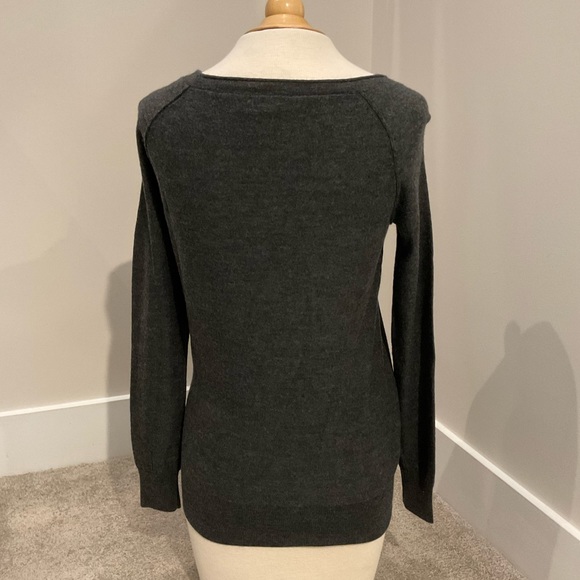 J. Crew 100% Merino Wool Crew Neck Sweater, Heather Charcoal Gray, Size XS - Picture 3 of 6